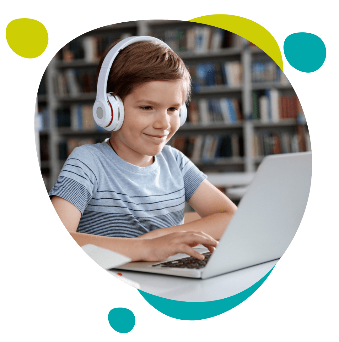 child doing online ComputerXplorers couse